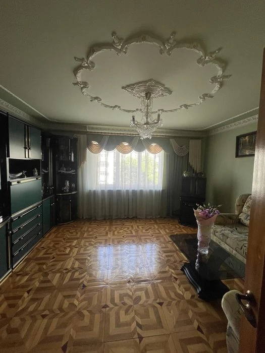 Продаж 3кім квартира  вул Грінченка бічна вул Мазепи