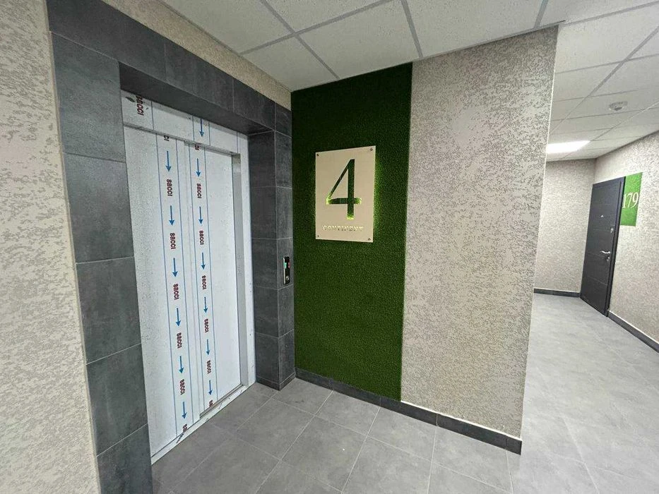 Продаж, 1 кімнатна новобудова ,  вул . Роксоляни 149