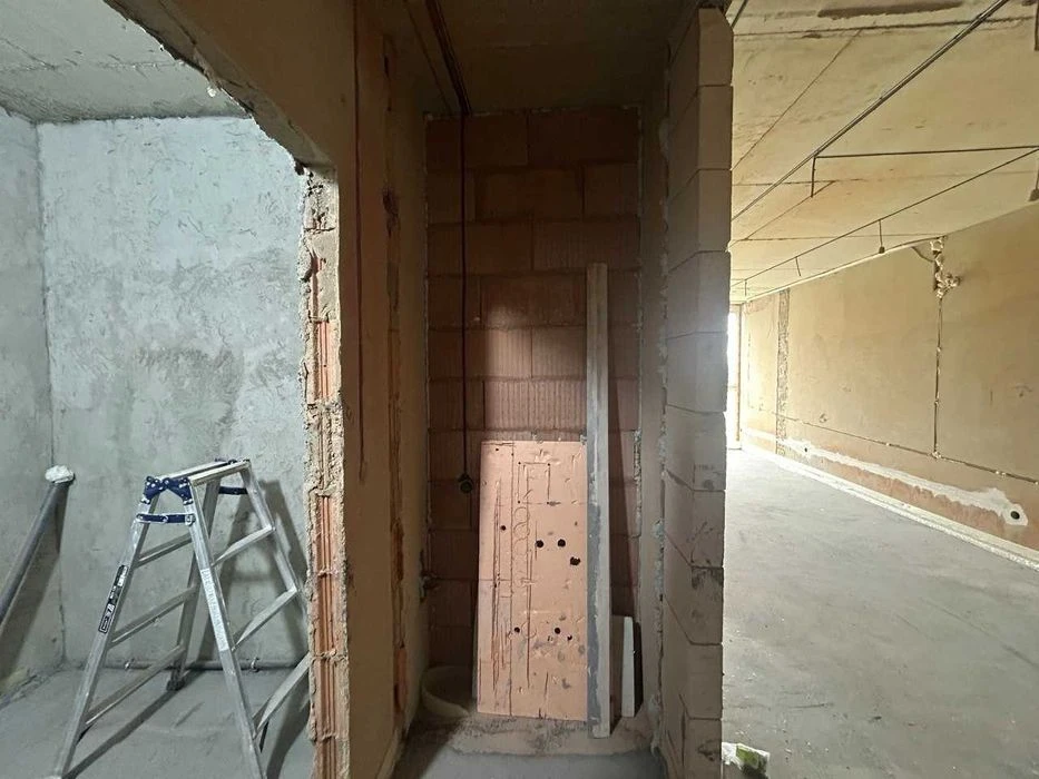 Продаж, 1 кімнатна новобудова ,  вул . Роксоляни 149