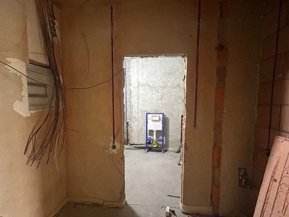 Продаж, 1 кімнатна новобудова ,  вул . Роксоляни 149