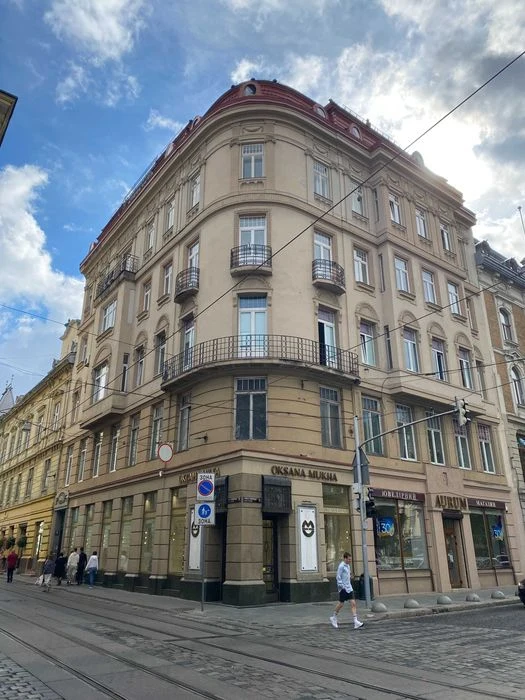 Продаж 3 кімнатної квартири вул. Беринди м. Львів