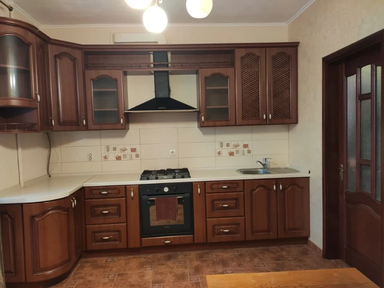 Терміново продам 1-но кімнатну квартиру в новобудові вул.Плу