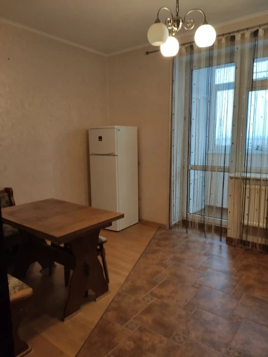 Терміново продам 1-но кімнатну квартиру в новобудові вул.Плу