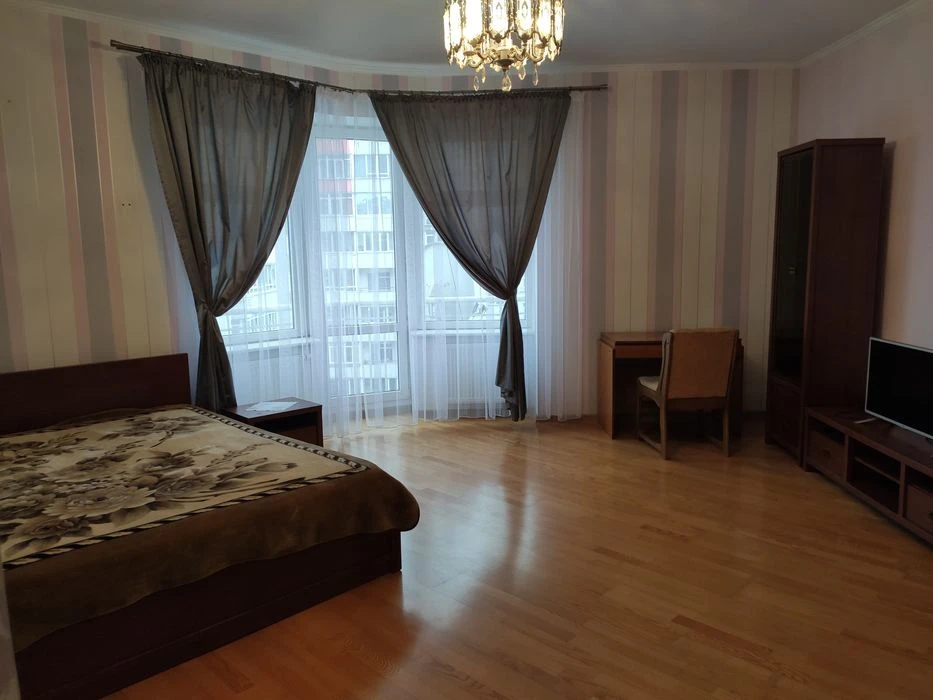 Терміново продам 1-но кімнатну квартиру в новобудові вул.Плу
