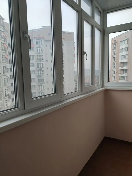 Терміново продам 1-но кімнатну квартиру в новобудові вул.Плу