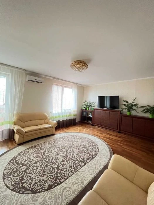 Продаж 5-кім. двоярусної квартири на Сихові (вул. Антоненка-