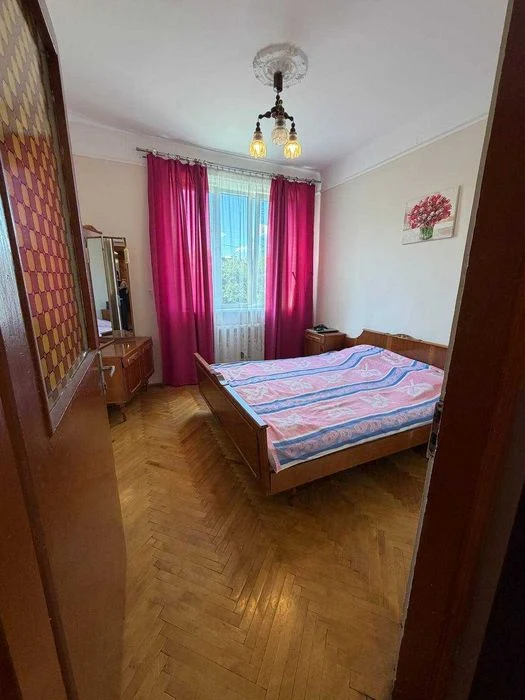 Продаж 2 кімнатної квартири по вулиці Липинського