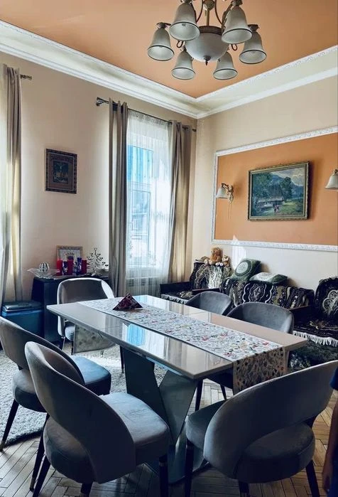 Продаж 2 кімн квартира 64.10 м² 3/3ц вул.Стефаника 160000$