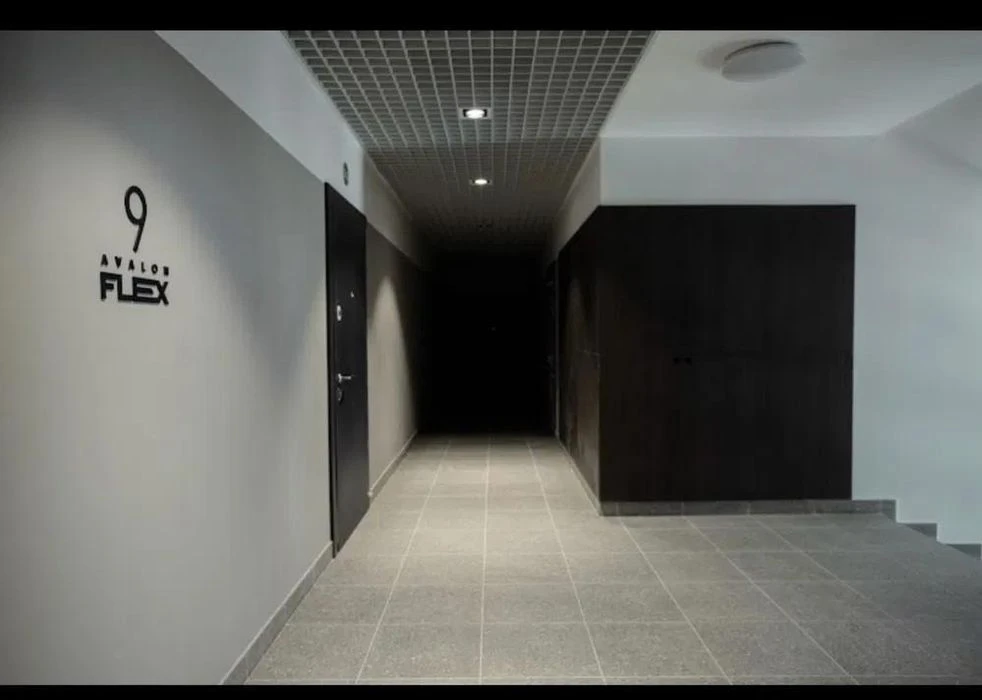 Продаж 2 кімн квартира 97 м² 9/10 вул.Топольна 179000$