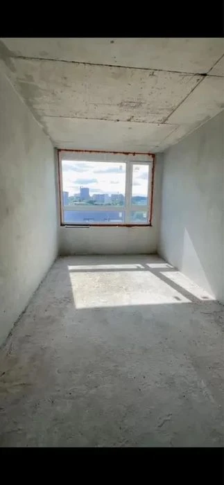 Продаж 2 кімн квартира 97 м² 9/10 вул.Топольна 179000$