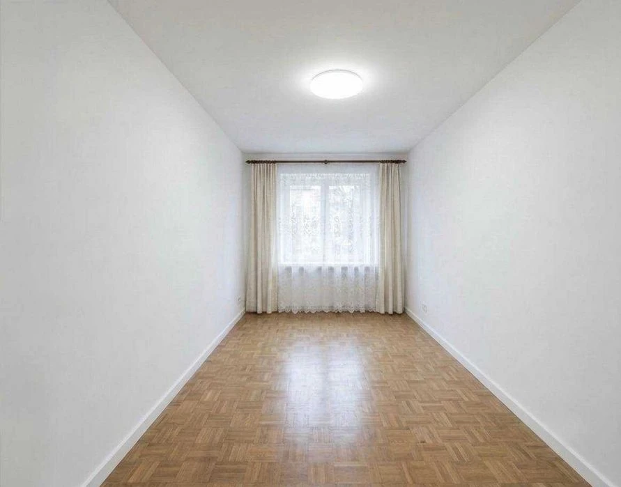 Продаж квартири 60 м², 1 поверх, від власника, без комісії Л