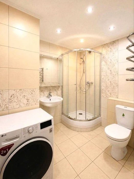 Продаж квартири 60 м², 1 поверх, від власника, без комісії Л