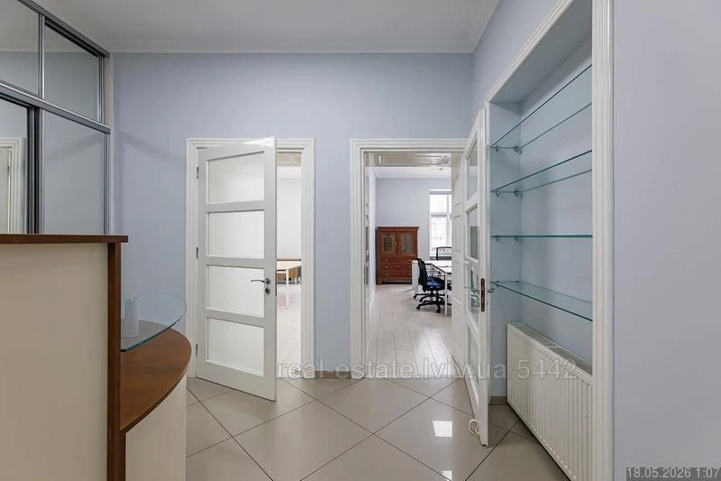 Продаж 7 кімн.квартира 196 м² 3/4ц вул .Проспект Шевченка 46