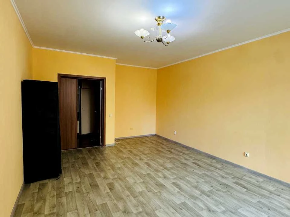 Квартира. Киев, Анны Ахматовой ул.