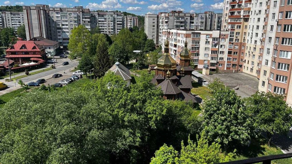 Продаж 2-кім. квартири по вул.Панча