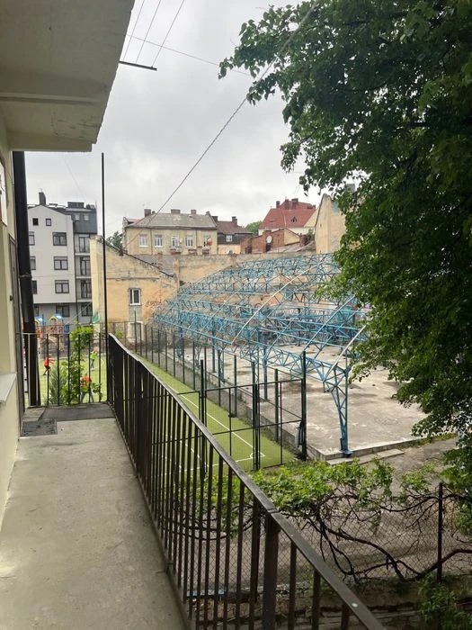 Продаж 2 кім кв в центрі міста  вул.Чорноморська  поряд опер