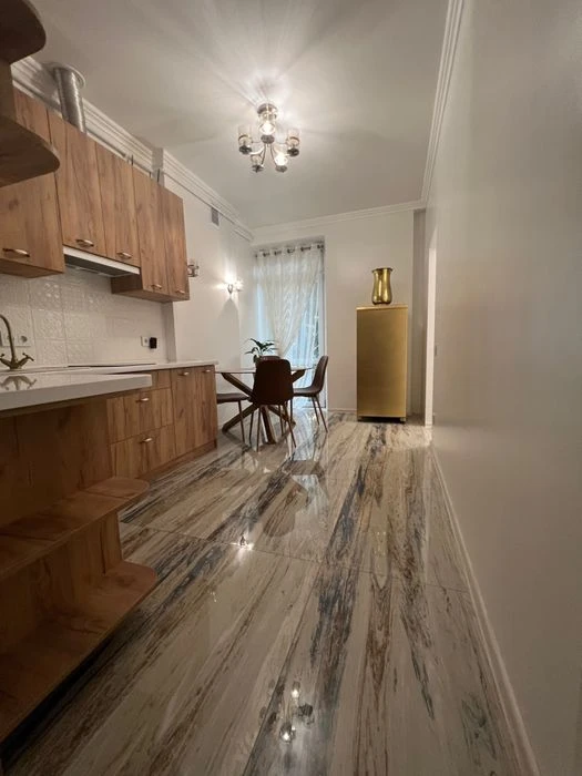 Продаж 2 кім кв в центрі міста  вул.Чорноморська  поряд опер