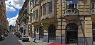 Продаж 3-кімнатної квартири в центрі Львова, вул.Фредра