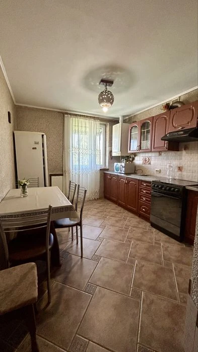 Продаж 2-кімнатна квартира з ремонтом, меблями та технікою 6