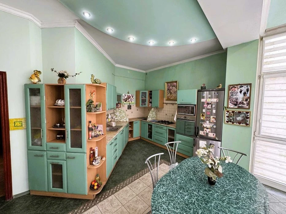 Продаж дворівневої квартири вул. Я.Мудрого (251м.кв.) без ко