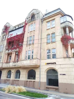 Сонячна панорамна квартира