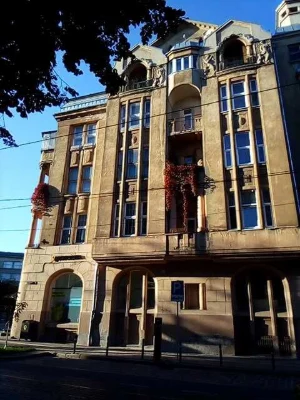Сонячна панорамна квартира