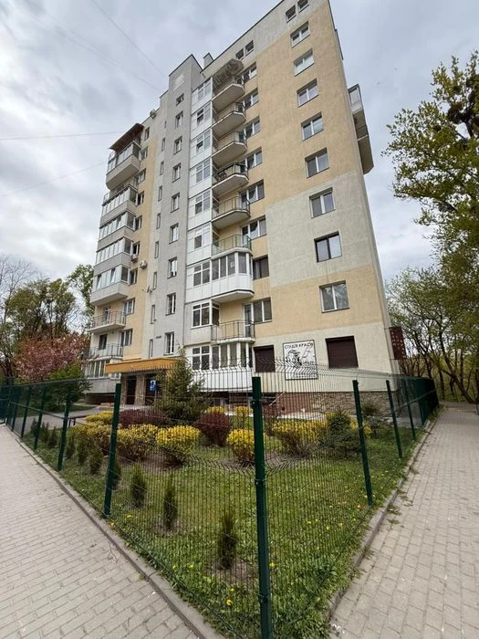 Продаж 3 кімнатної квартири по вул Шафарика 6а забудовник Га