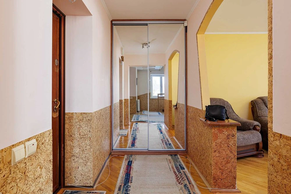 Продаж двохрівневої квартири вул. Куликівська новобуд.