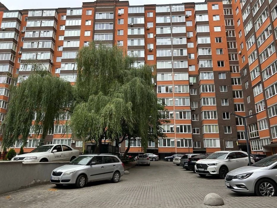 Продаж 2-кімнатна +кухня студія ЖК Галицький Лев