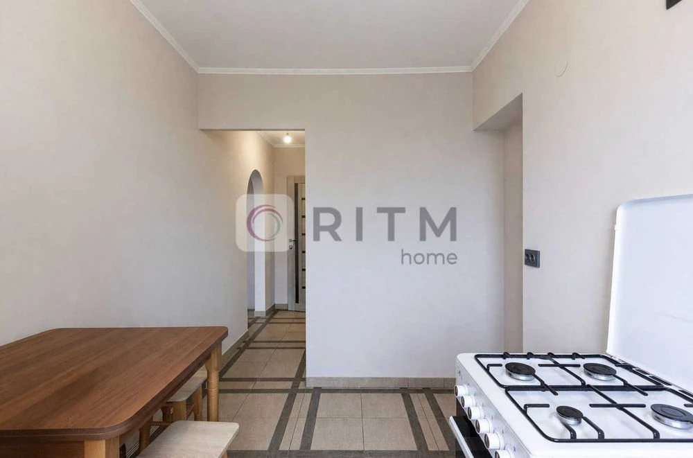 Продаж 2 кімнатна квартира Франківський район.