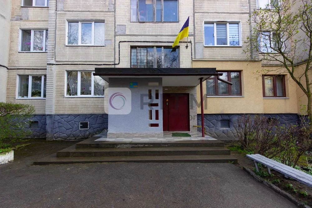 Продаж 2 кімнатна квартира Франківський район.
