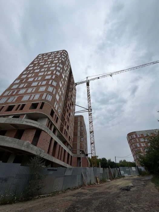 Продаж. 2кім. ЖК на Миколайчука. Топольна.