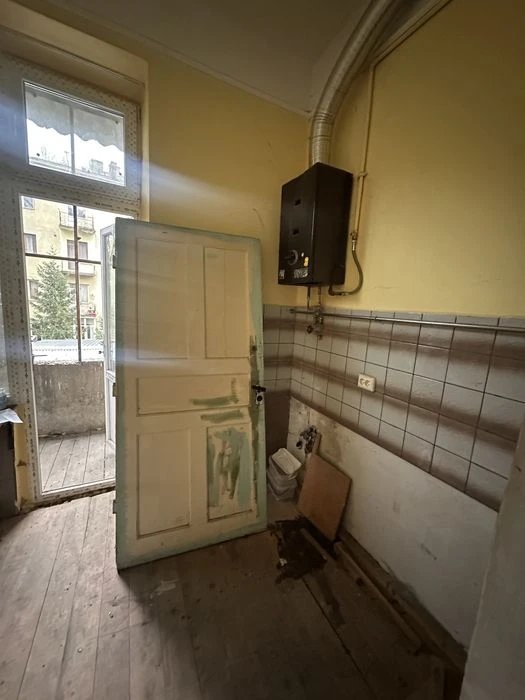 Продам 1кім.Квартиру + мансарда + цоколь  Вітовського