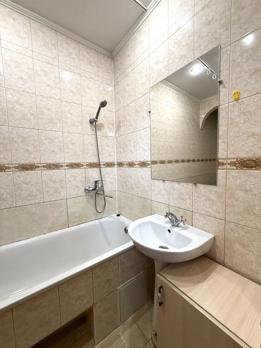 Продаж 1-кім. квартири 38.4 м.кв., в. Союзу Українок
