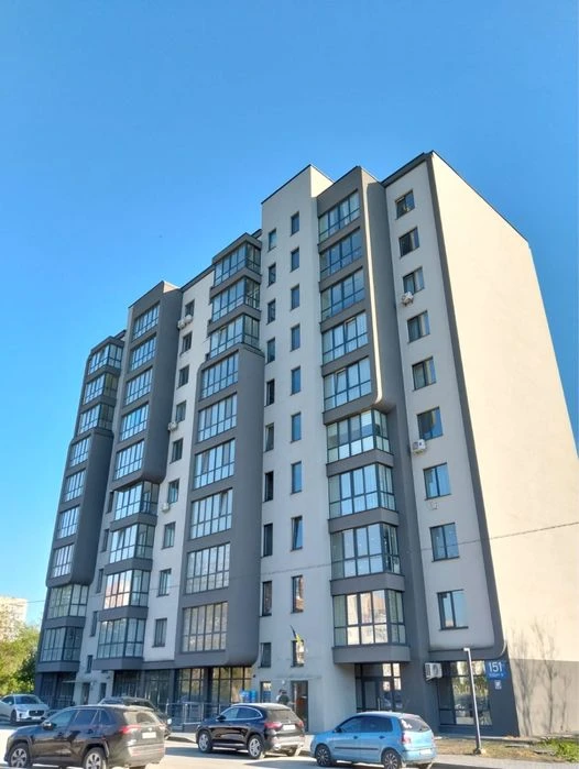 Продаж 1- кімнатноі квартири по вул. Роксоляни