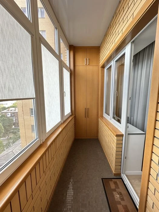 Продам 3 комнатную с паркингом в нагорном районе.