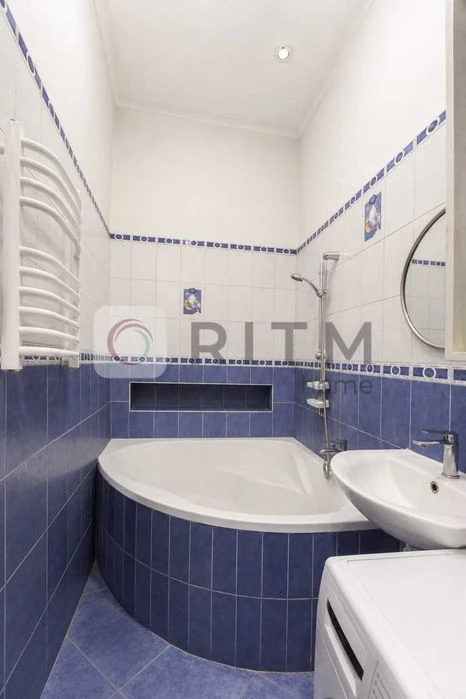 Продаж 3-кімнатної квартири в центрі Львова по вул. Донцова.