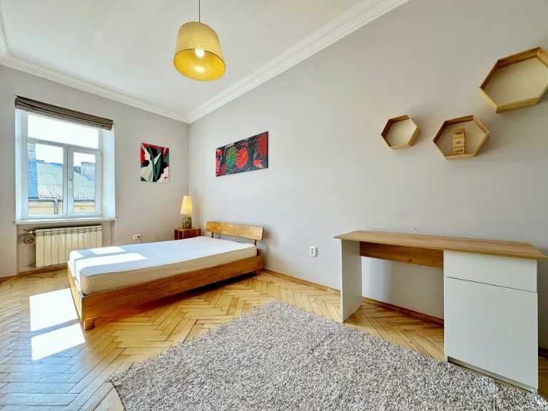 ПРОДАЖ 3-кімнатної квартири в ЦЕНТРІ МІСТА вул. Насипна 1