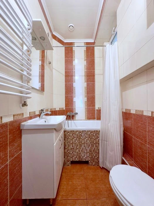 ПРОДАЖ 3-кімнатної квартири в ЦЕНТРІ МІСТА вул. Насипна 1