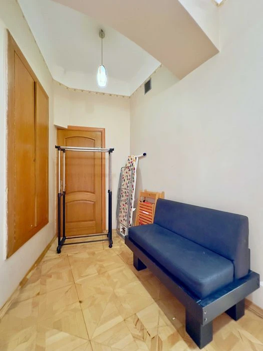 ПРОДАЖ 3-кімнатної квартири в ЦЕНТРІ МІСТА вул. Насипна 1