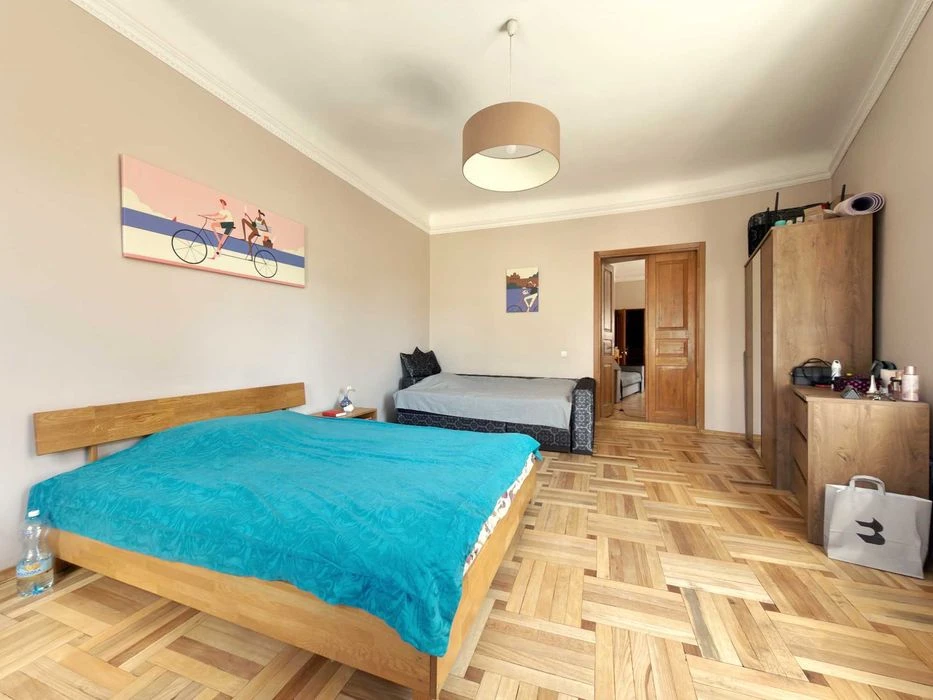 ПРОДАЖ 3-кімнатної квартири в ЦЕНТРІ МІСТА вул. Насипна 1