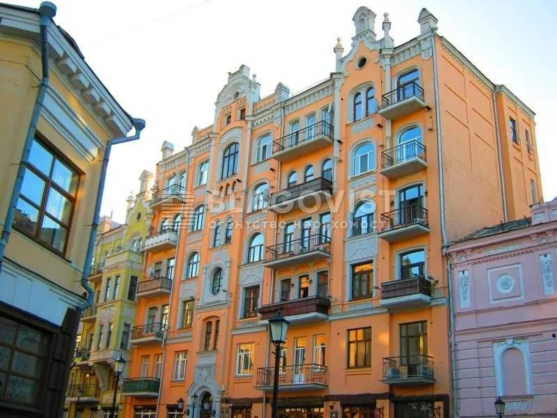 2b Andriyivskyi Uzviz, 2b