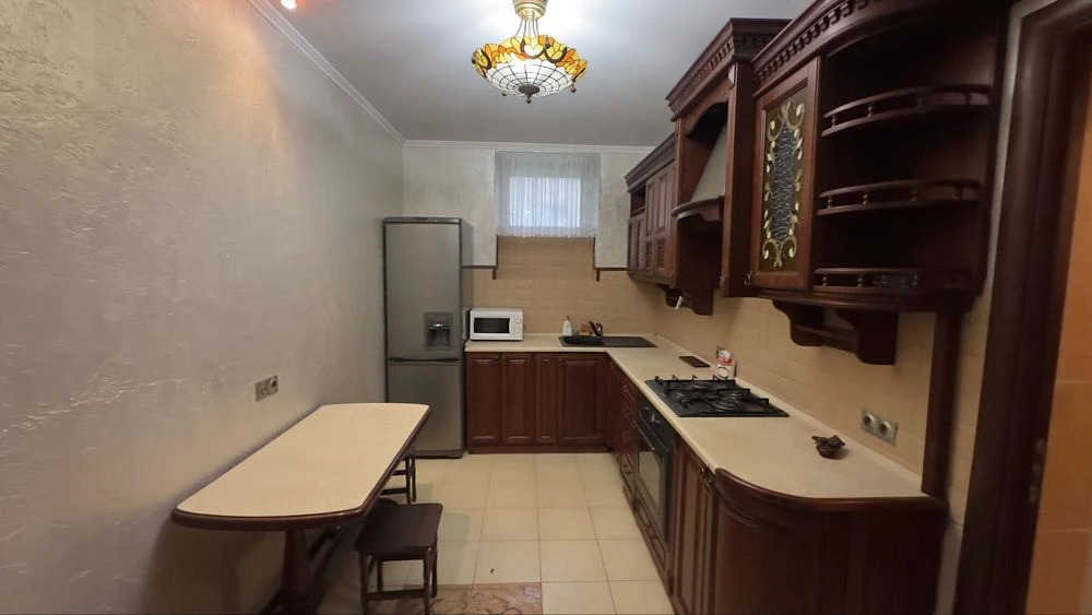 Продаж вул .Н.Левицького ,квартири з ремонтом ближній центр.