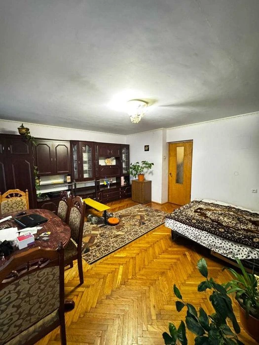 Продаж 3х к (перепланована 4х к) цегляний будинок на вул. Ро