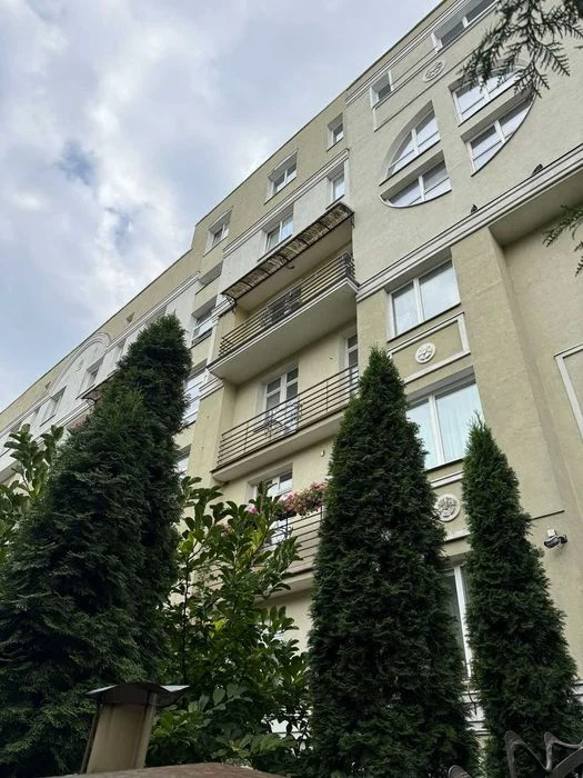 ЦІНА ВНИЗ! Продаж 3 кім. квартири з паркомісцем вул. Конотоп