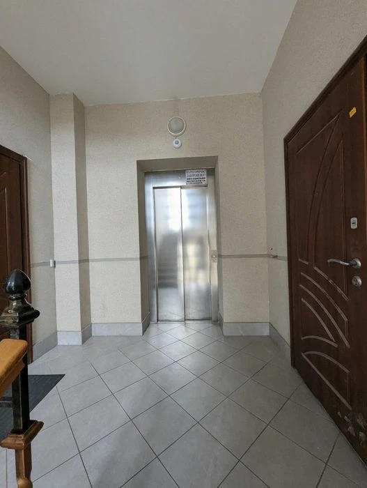 ЦІНА ВНИЗ! Продаж 3 кім. квартири з паркомісцем вул. Конотоп