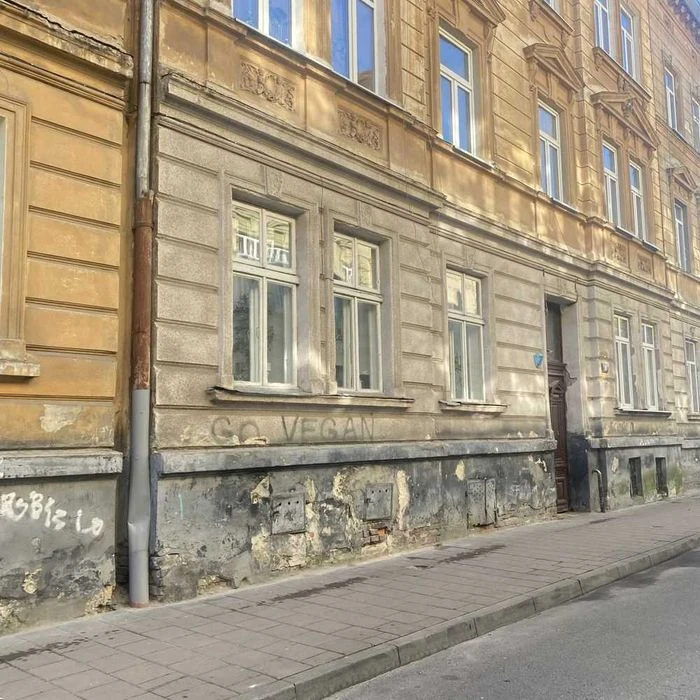 Продається Приваблива 3-кімнатна квартира у центрі Львова (Т