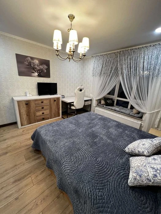 Продаж 2-кімнатної квартири + комірка 11 м2., вул. Стрийська
