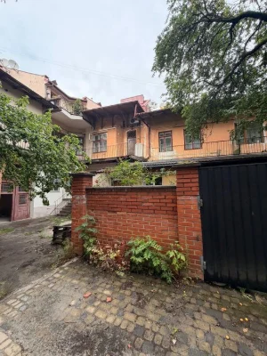 Продаж двох рівневої 3 кімнатної квартири  вул. Героїв Упа
