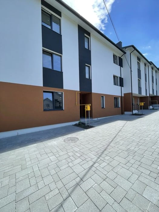 2-км кварт, 53 м2, здано, є газ, 2 км до центру, бічна Варша